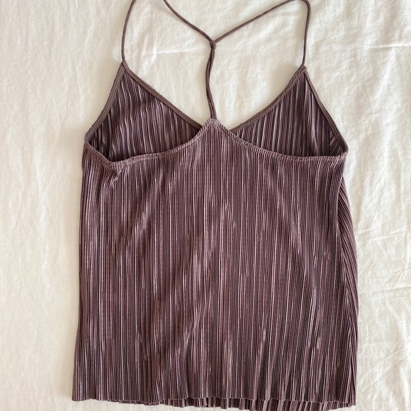 Beautiful Silky Flowy Tank! - Picture 2 of 4
